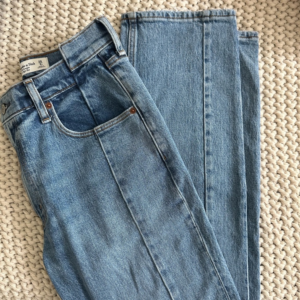 Abercrombie ‘90s Straight Ultra High Rise